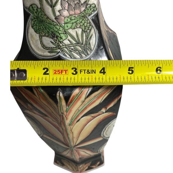 VINTAGE CHINESE FAMILLE ROSE PORCELAIN BLACK BACKGROUND 'LOTUS FLOWER' VASE - Picture 7 of 7